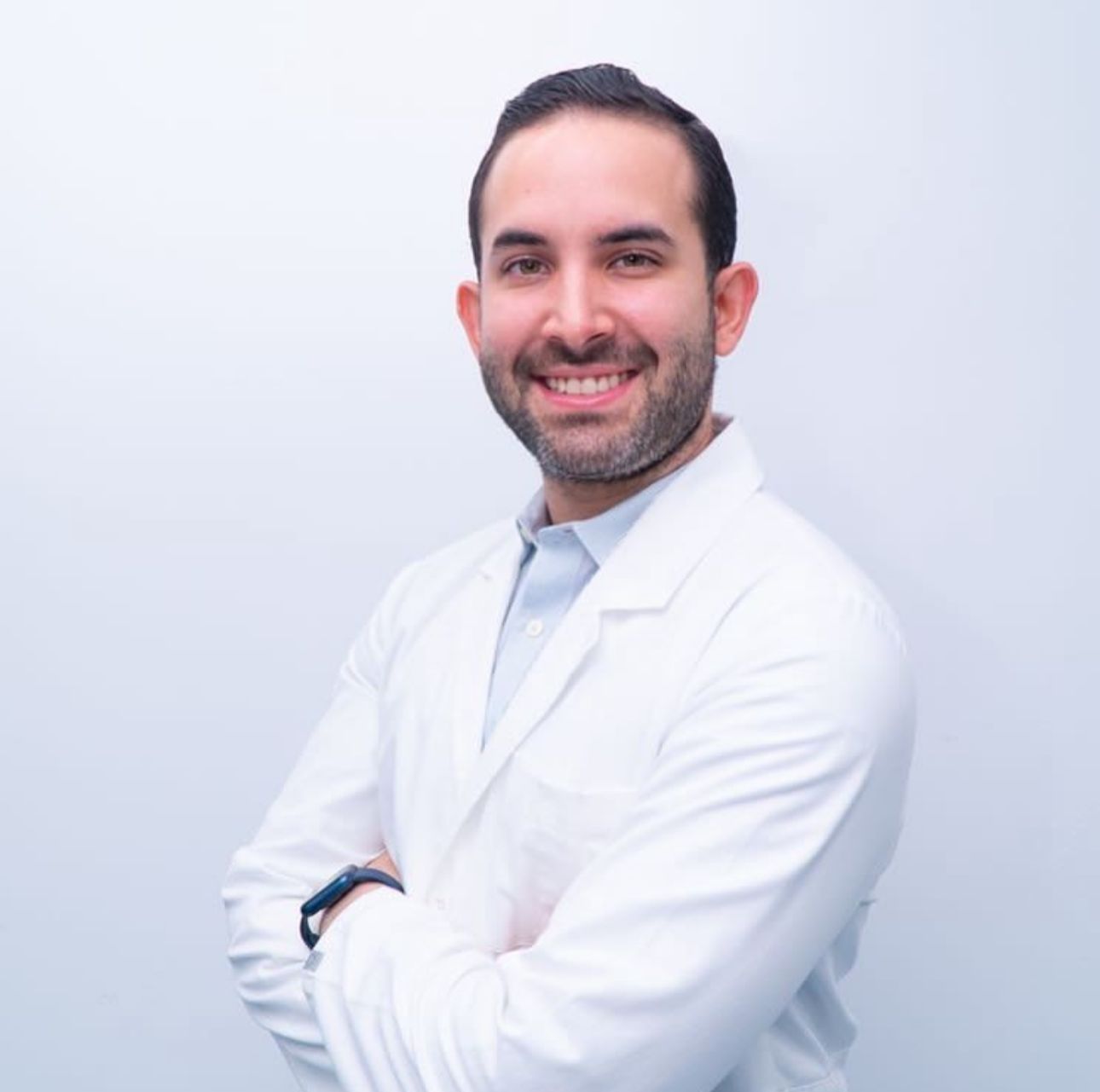 Dr. Melvin - Especialista en Retina y Vítreo